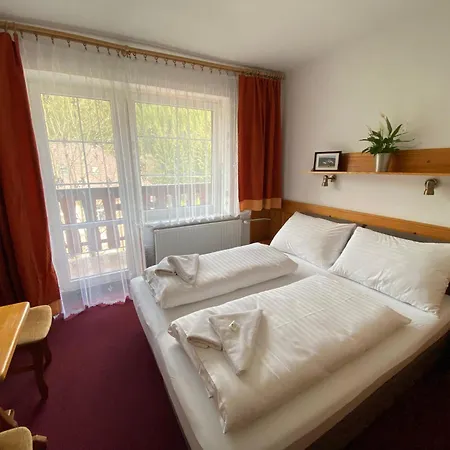 Rodinný U Studánky Hotel 3*