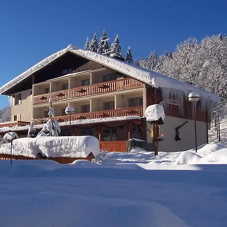 U Studanky فندق 3*